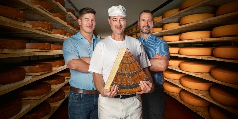 rt_sm_allg_imagekampagne_schwingen_adr_2025_online_Migros_APP_2100x900_Käse